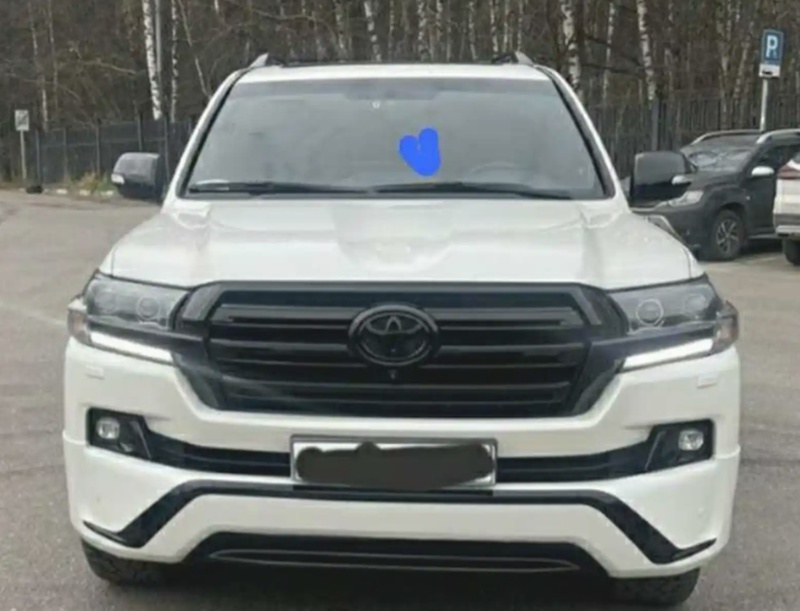 Лобовое стекло от Toyota Land Cruiser FJ200